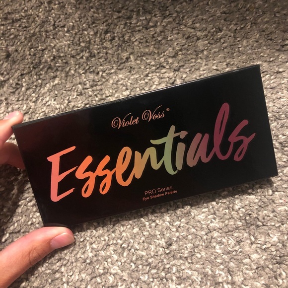 Violet Voss Eyeshadow Pallet - Picture 1 of 2